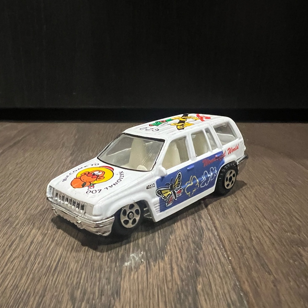 RARE Vintage Realtoy Jeep Grand Cherokee SUV National Zoo Car Toy Collectible